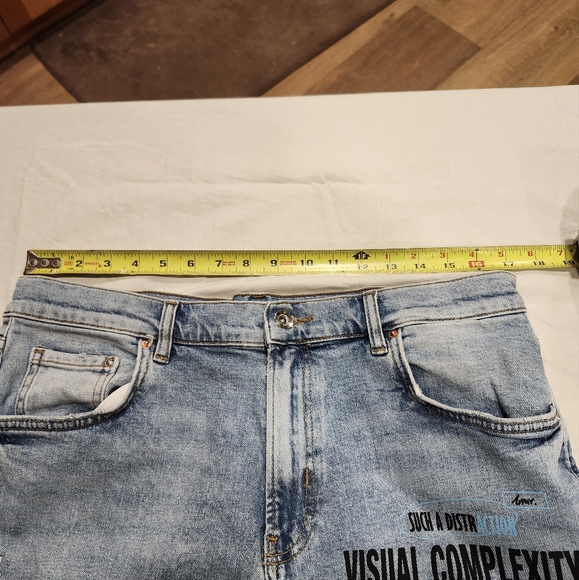ZARA Mens Relaxed Shorts in Painted Denim - size 34 - Picture 10 of 11